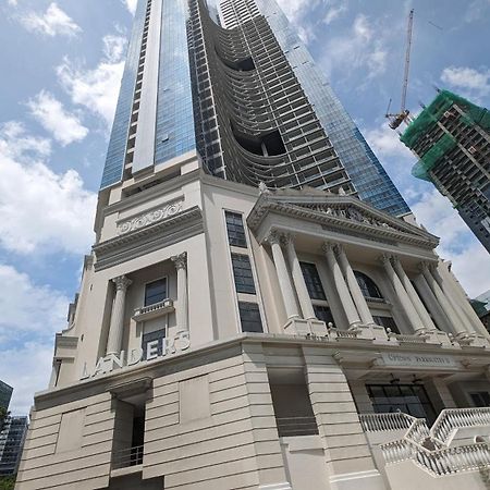 Eg Private House -Bgc Uptown Aparthotel Taguig Exteriör bild