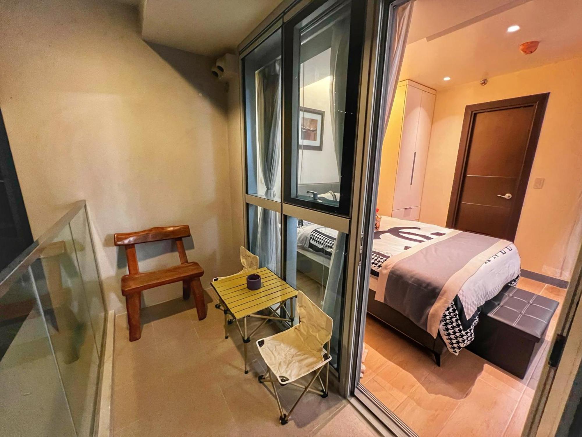 Eg Private House -Bgc Uptown Aparthotel Taguig Exteriör bild
