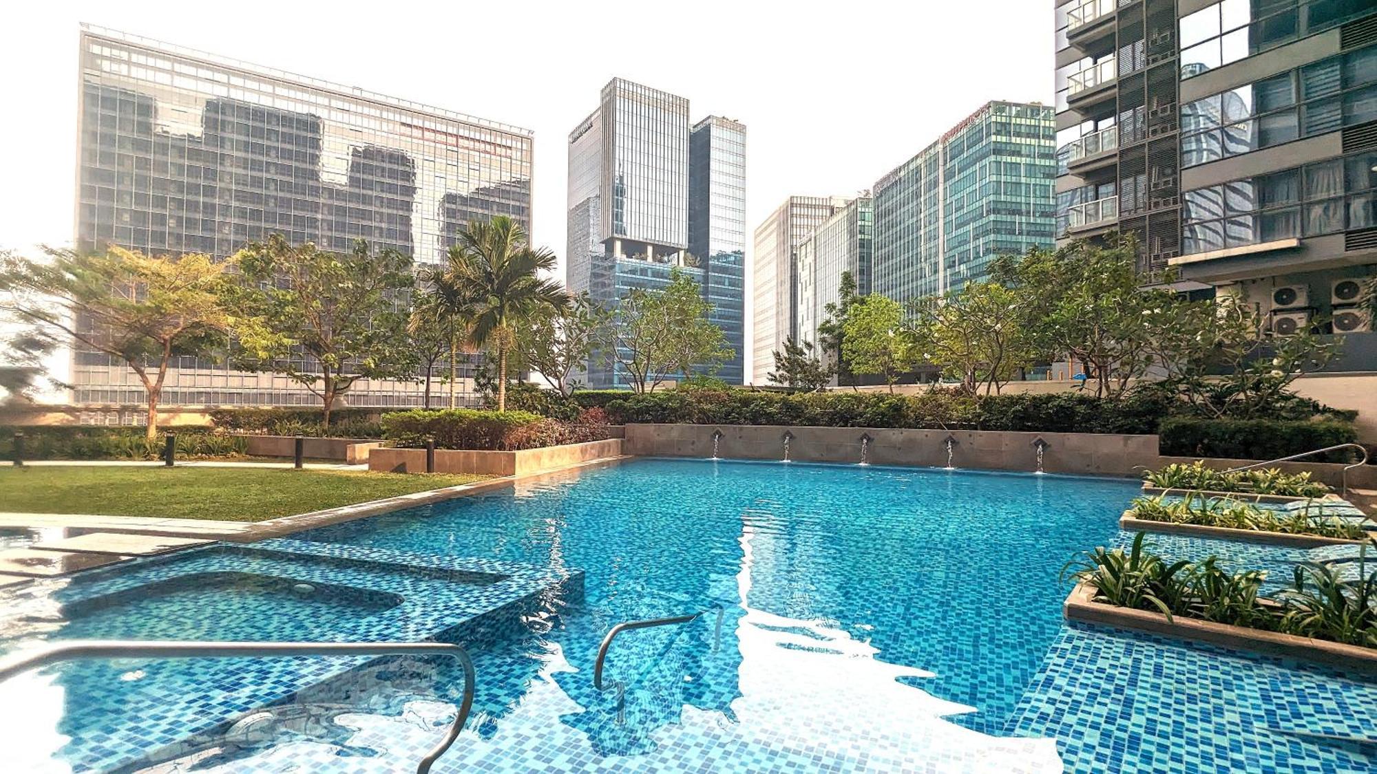 Eg Private House -Bgc Uptown Aparthotel Taguig Exteriör bild