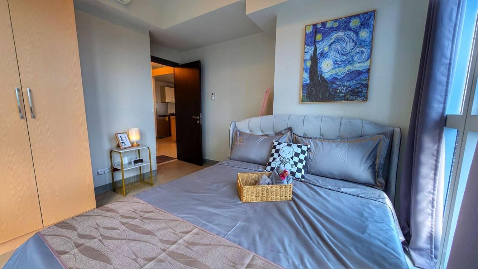 Eg Private House -Bgc Uptown Aparthotel Taguig Exteriör bild