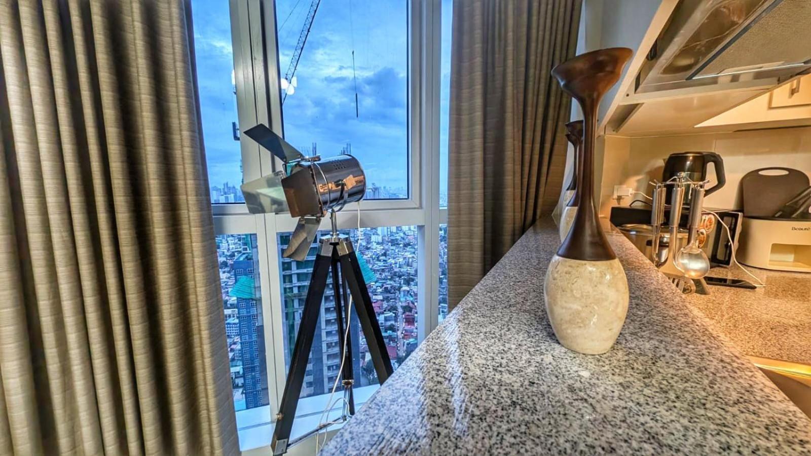 Eg Private House -Bgc Uptown Aparthotel Taguig Exteriör bild