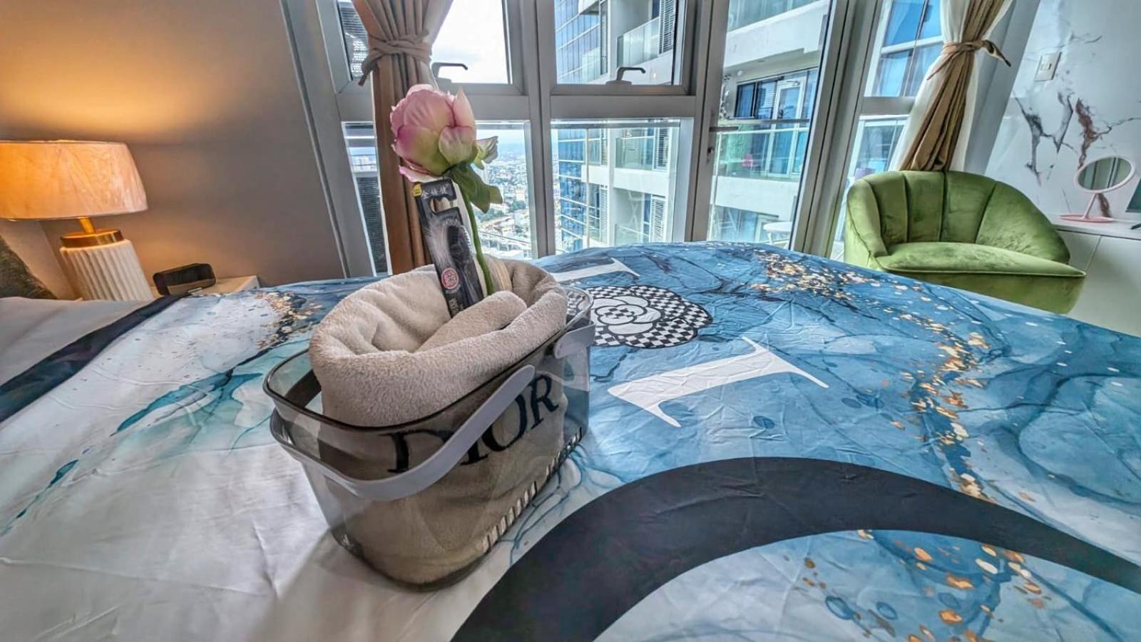 Eg Private House -Bgc Uptown Aparthotel Taguig Exteriör bild