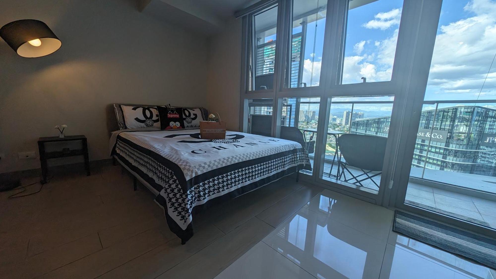Eg Private House -Bgc Uptown Aparthotel Taguig Exteriör bild