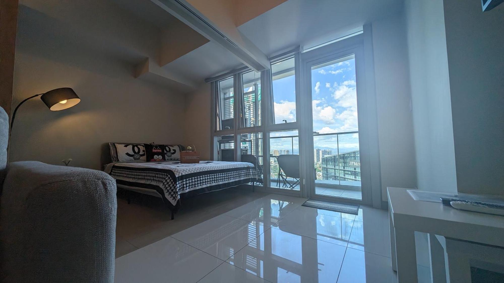 Eg Private House -Bgc Uptown Aparthotel Taguig Exteriör bild