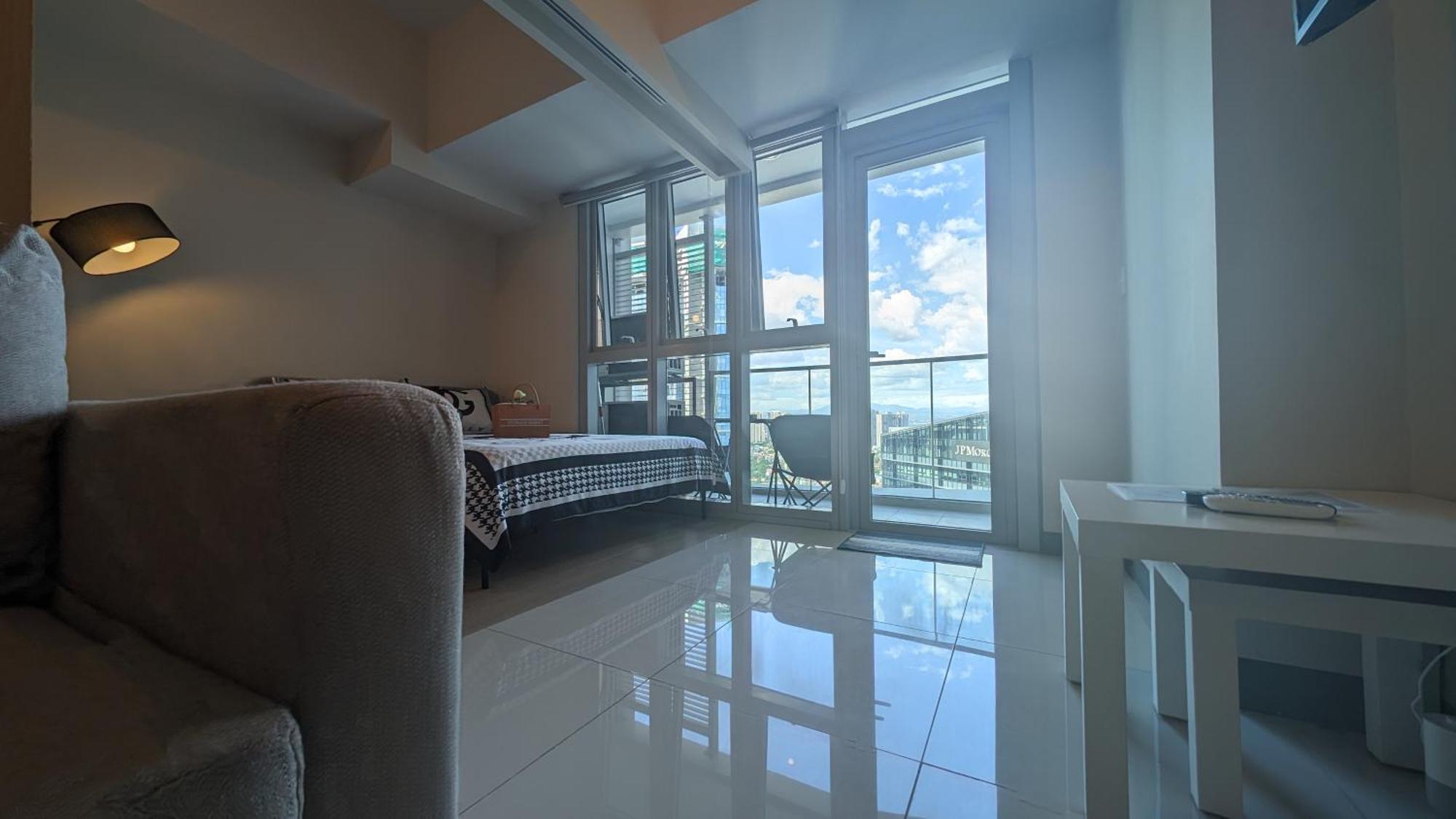 Eg Private House -Bgc Uptown Aparthotel Taguig Exteriör bild