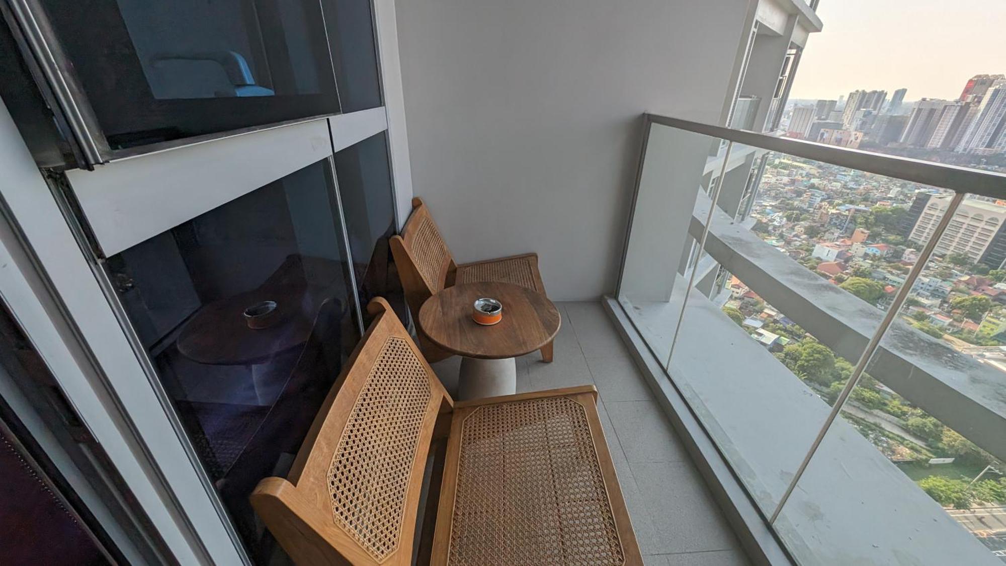 Eg Private House -Bgc Uptown Aparthotel Taguig Exteriör bild
