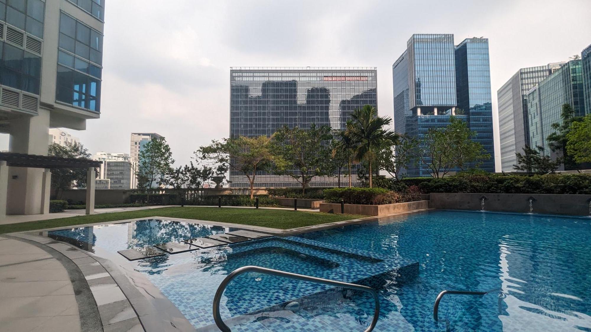 Eg Private House -Bgc Uptown Aparthotel Taguig Exteriör bild