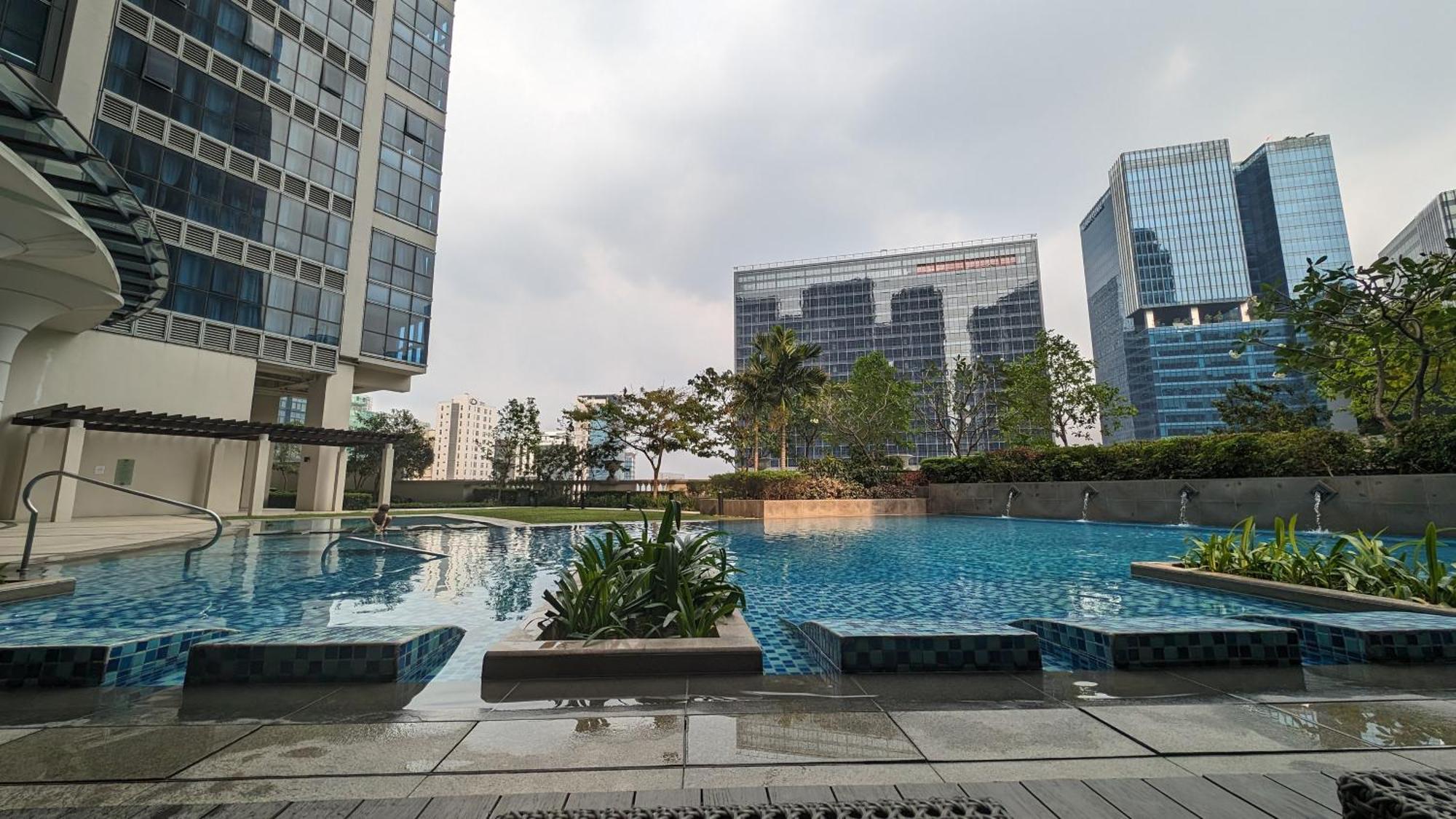 Eg Private House -Bgc Uptown Aparthotel Taguig Exteriör bild
