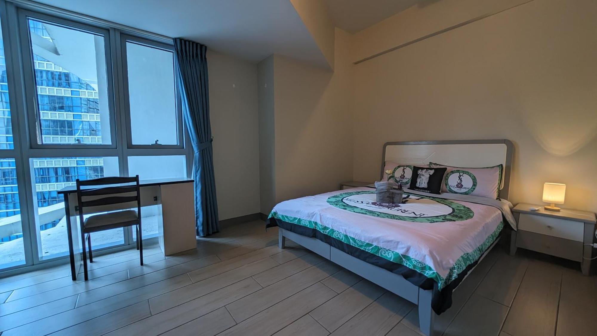 Eg Private House -Bgc Uptown Aparthotel Taguig Exteriör bild